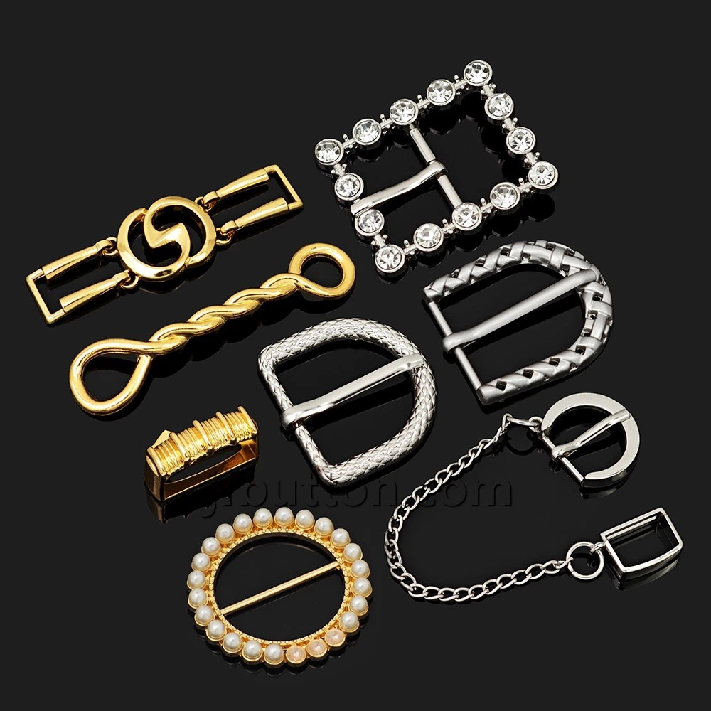 buckle and chain buckle and chain